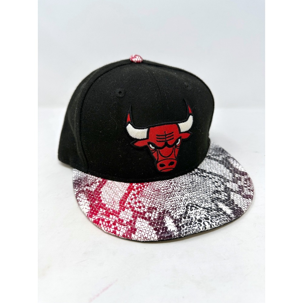 Chicago Bulls New Era 9FIFTY Snapback Snakeskin Brim‎ Hat Black Red